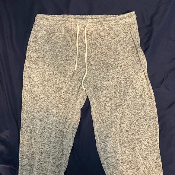 Joggers! 🏃🏻‍♀️ - Picture 2 of 3